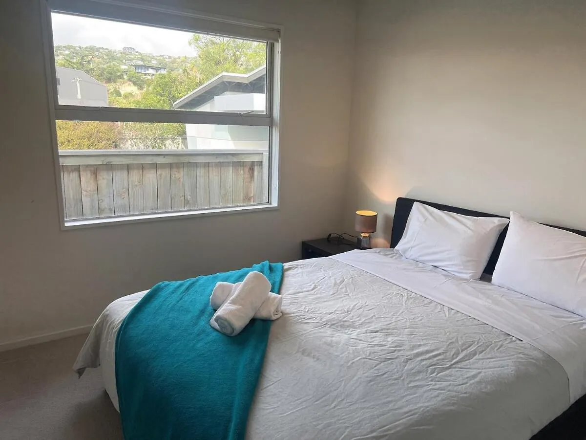 Spacious 3 Bedroom House Near Sumner Christchurch Feriehus
